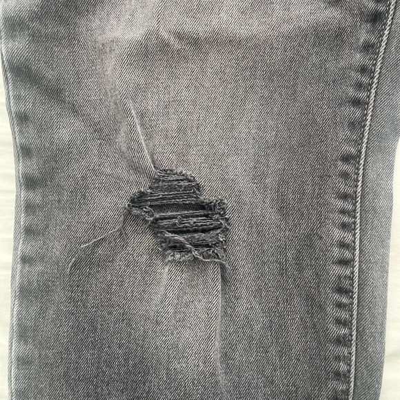 Levi's Women’s Black Boyfriend Jeans - Picture 8 of 8